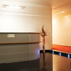 백양사 극락보전 문  활용 로비 인테리어