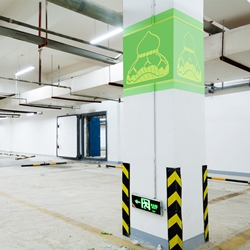 홍릉 난간 활용 주차장 기둥