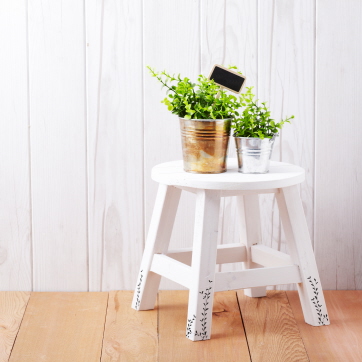 국화문 활용 의자