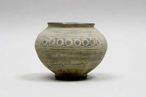 분청사기인화국문소호(18938)