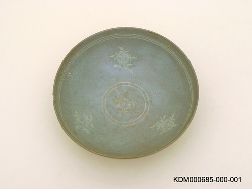 청자상감국화문대접(16392)