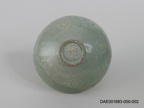 청자상감국화문대접(16752)