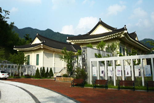 동리목월문학관