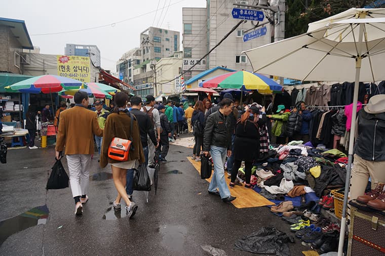 주인을 기다리는 옷들 ⓒ 문화포털 기자단 김훈기