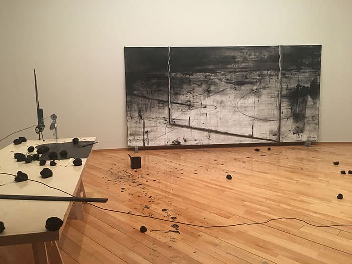 이기봉, 날것, 2016 (국립현대미술관 현장제작) ⓒ 문화포털 기자단 장수영 이기봉, 날것, 2016 (국립현대미술관 현장제작) ⓒ 문화포털 기자단 장수영