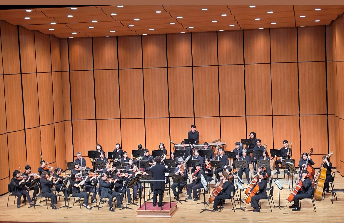 광주베누스토 정기연주 공연 사진입니다