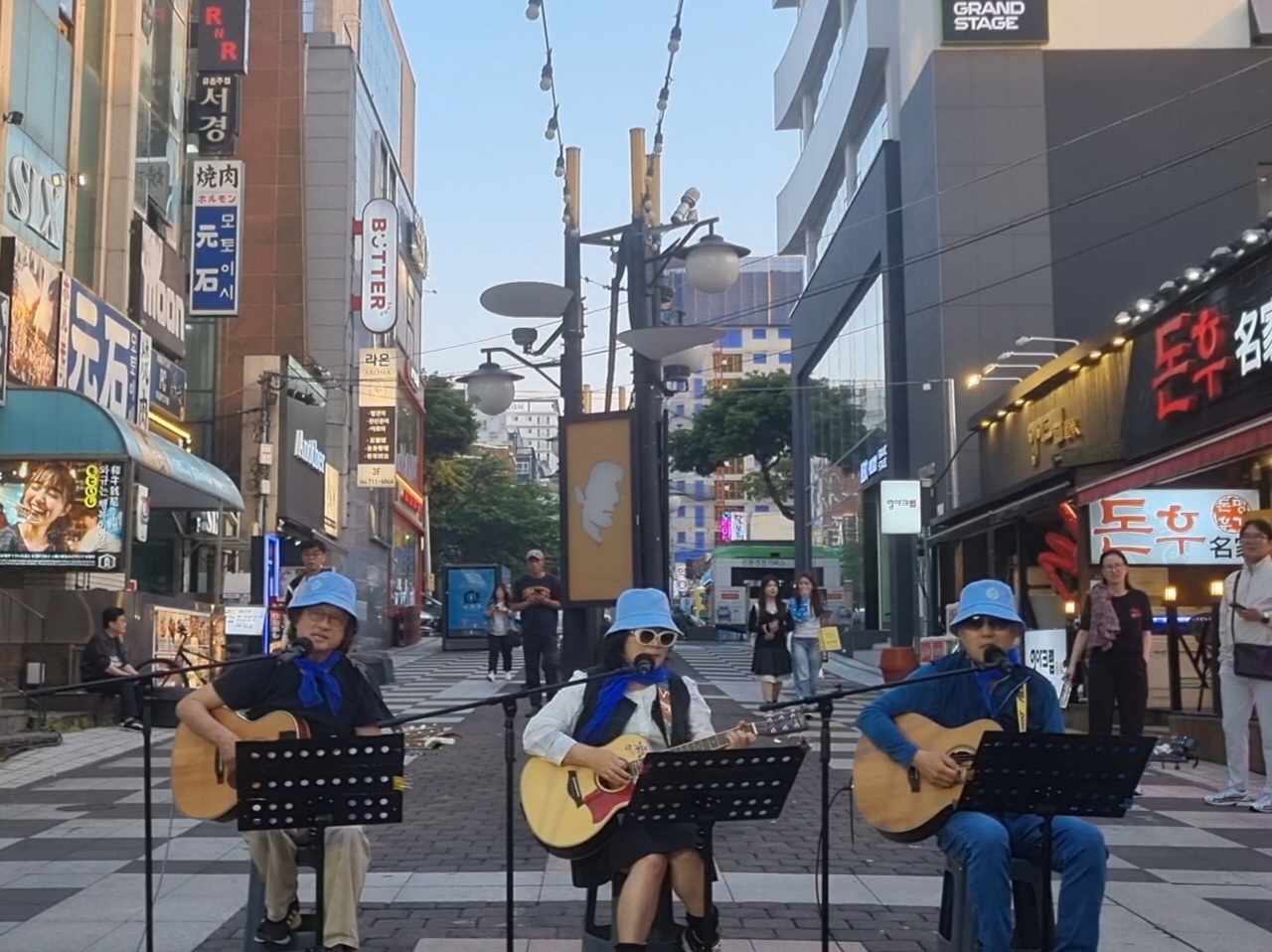 제주에서 직장인밴드로 활동중인 에버그린혼디밴드 입니다